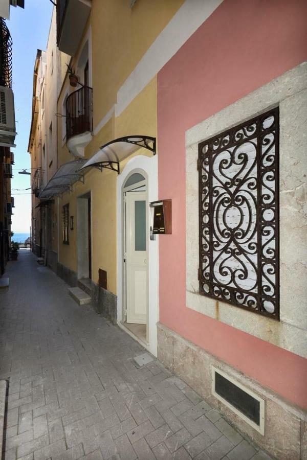 Appartamento Vicolo A Mare, Mazzeo Exteriér fotografie
